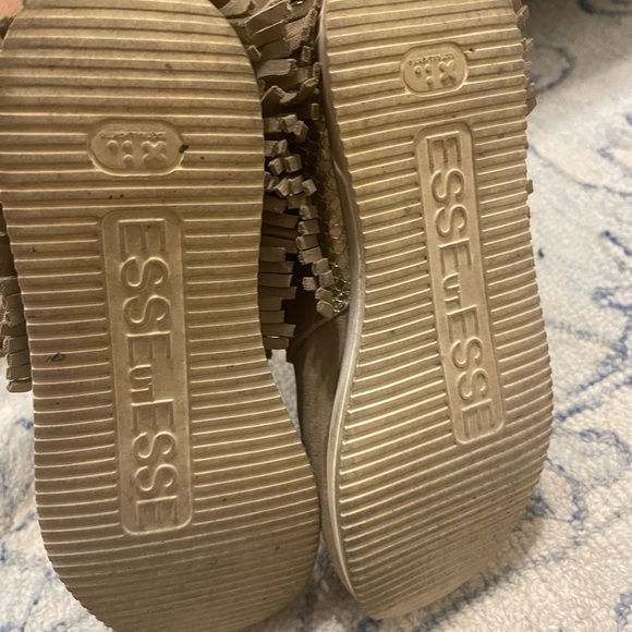 Esse Tennis shoe!! So cute and barely worn - Picture 3 of 3
